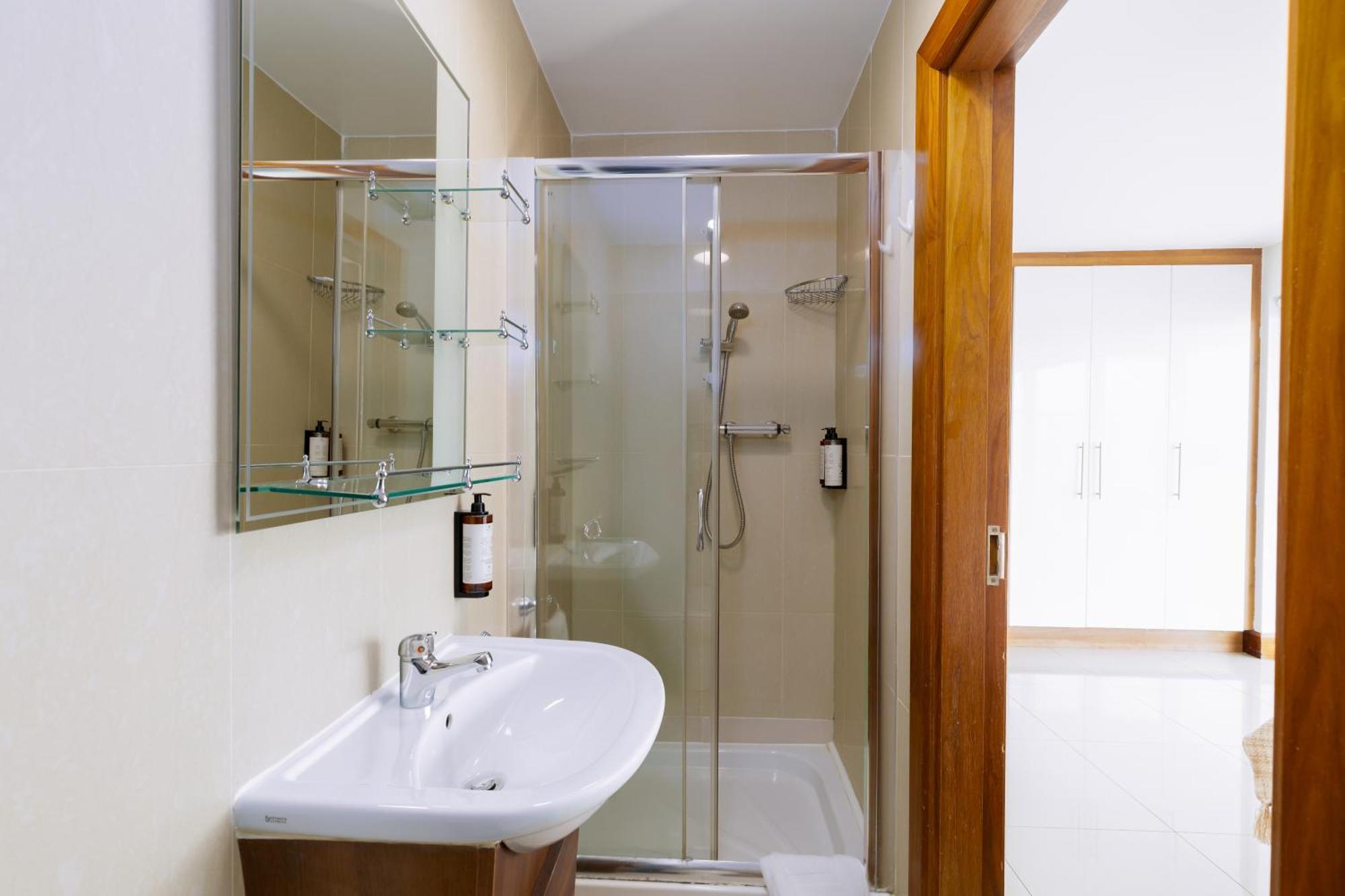 Tur An Tsaile - Galway Lakeside Apartments Zewnętrze zdjęcie